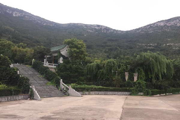 济南九顶山陵园